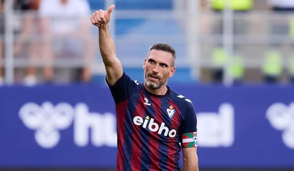 Anaitz Arbillak 2025ra arte luzatu du kontratua Eibar KErekin