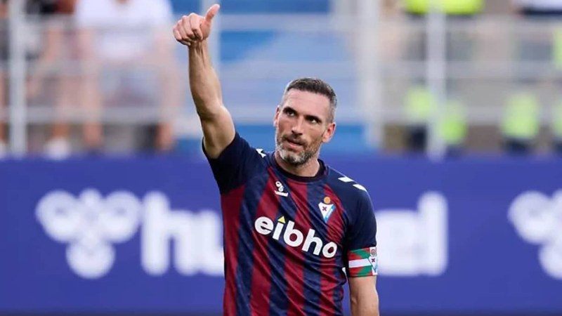 Anaitz Arbillak 2025ra arte luzatu du kontratua Eibar KErekin