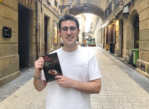 Andoni Agirrezabal arituko da irakurleekin solasean biharko Harixa Emoten tertulian