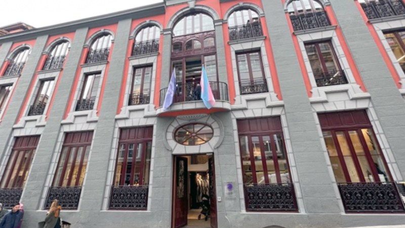 Andretxea berria zabaldu dute Isasi kalean