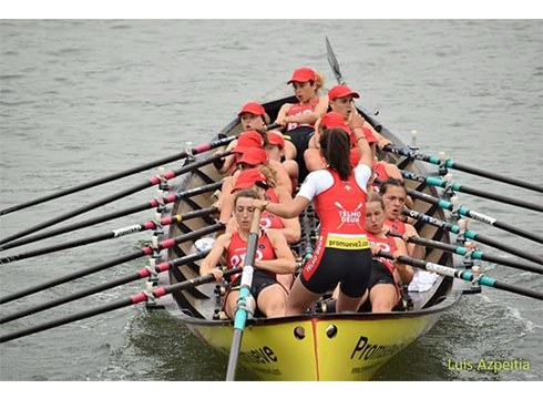 Ane Ziaran Portugaleteko banderan nagusi Zumaiarekin