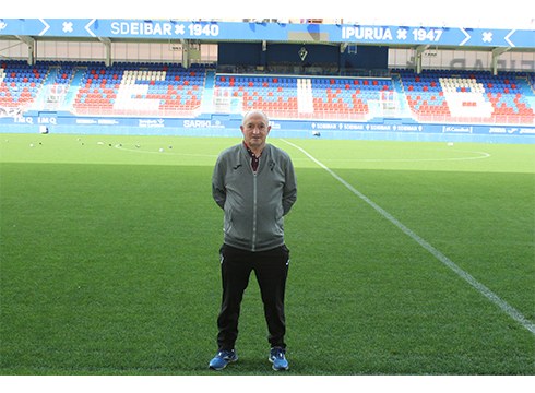 Angel Fernandez Zapico: “Foballari esker lortu dut herrian guztiz integratzea eta horregatik bakarrik oso harro nago”