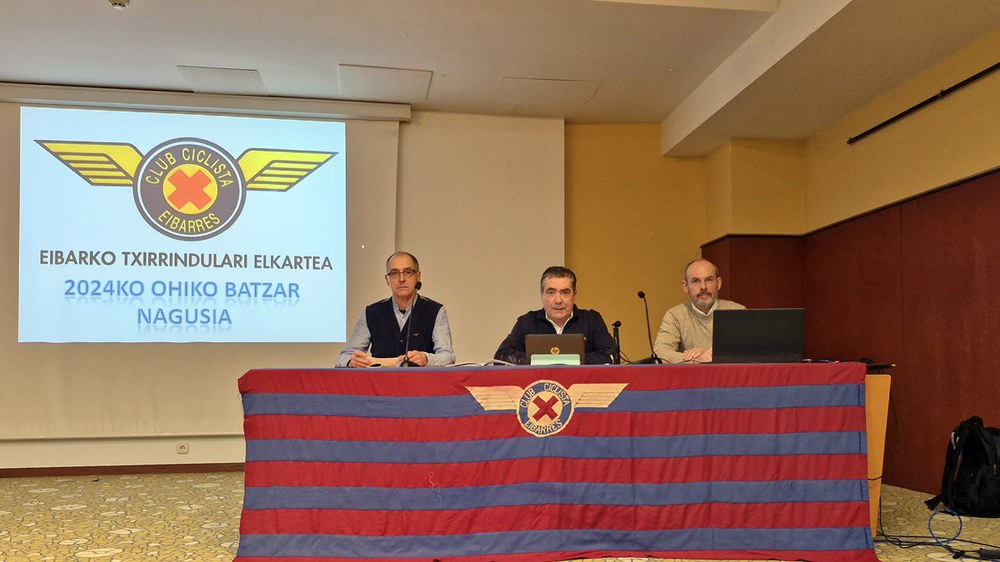 Angel Lopezek beste legegintzaldi bat egingo du Eibarko Txirrindulari Elkarteko presidente