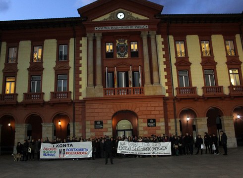 Anna eta Olivia Tenerifeko txikien gertaera gaitzesteko elkarretaratzea egingo da gaur Untzagan