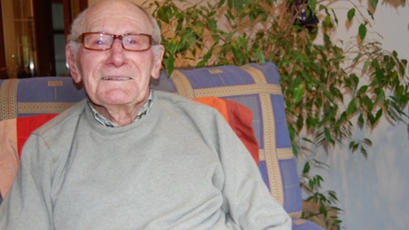 ANTONIO SARASKETA: “Urkizu aldean babeslekuak egiten ibili nintzen”