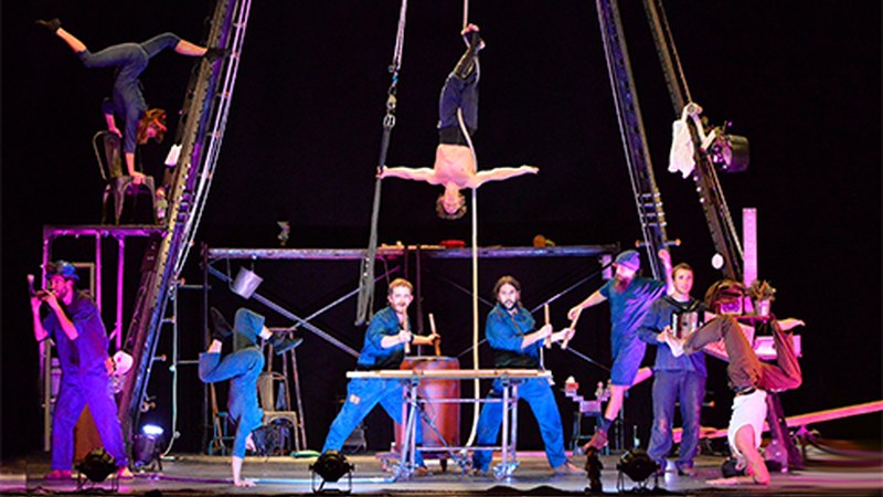 Antzerki sasoia hastear da