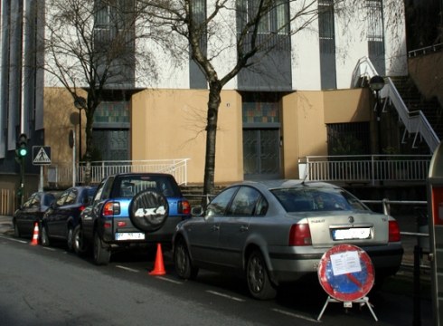 Aparkatzeko debekuak martitzenerako