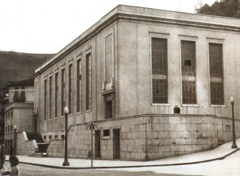 Arantza Lasak Eibarko merkatu plazei egin die errepasoa Eibar Rebistaren azken zenbakian