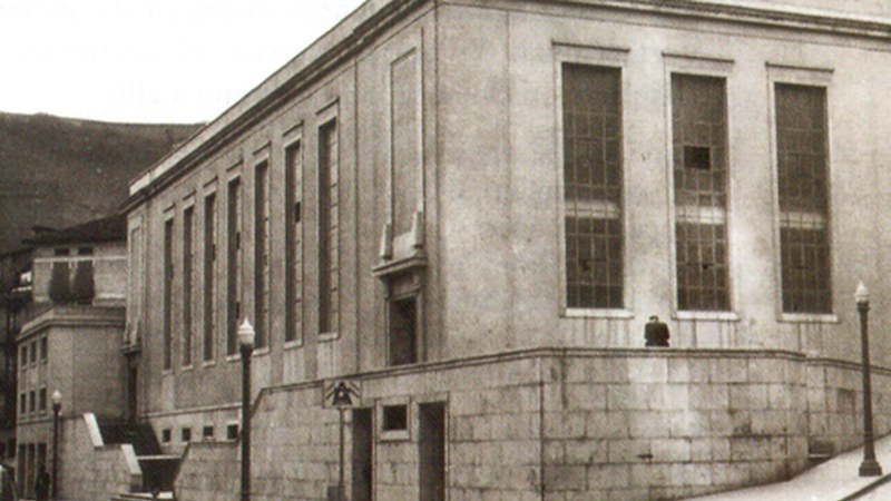 Arantza Lasak Eibarko merkatu plazei egin die errepasoa Eibar Rebistaren azken zenbakian