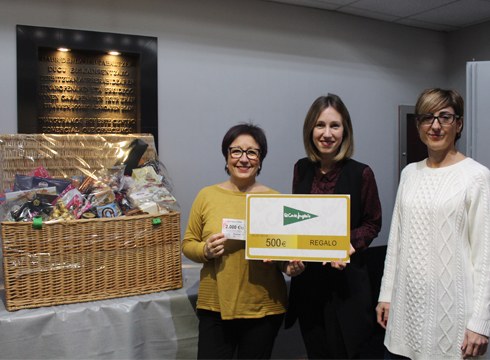 Arantzazu Etxanizek irabazi du …eta kitto! Euskara Elkartearen Gabonetako otarra