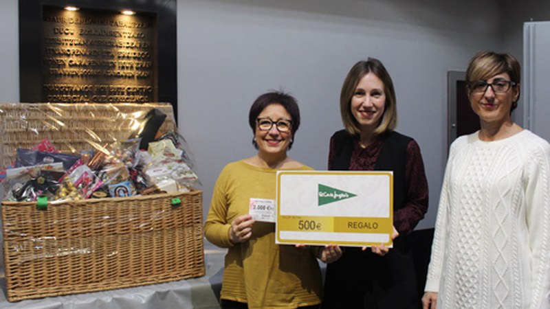 Arantzazu Etxanizek irabazi du …eta kitto! Euskara Elkartearen Gabonetako otarra