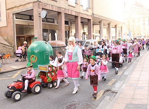 Aratoste Zapatuan egingo den kuadrillen kalejira-lehiaketan parte hartzeko izen-ematea zabalik dago