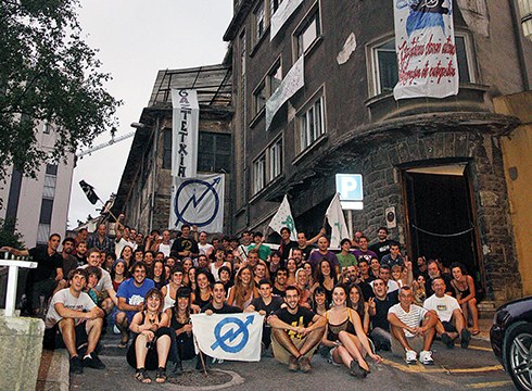 Aratosteak ospatzeko jaialdia egingo dute gaztetxean