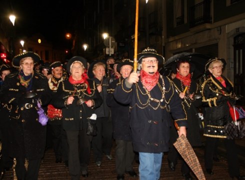 Aratosteek asteburua beteko dute