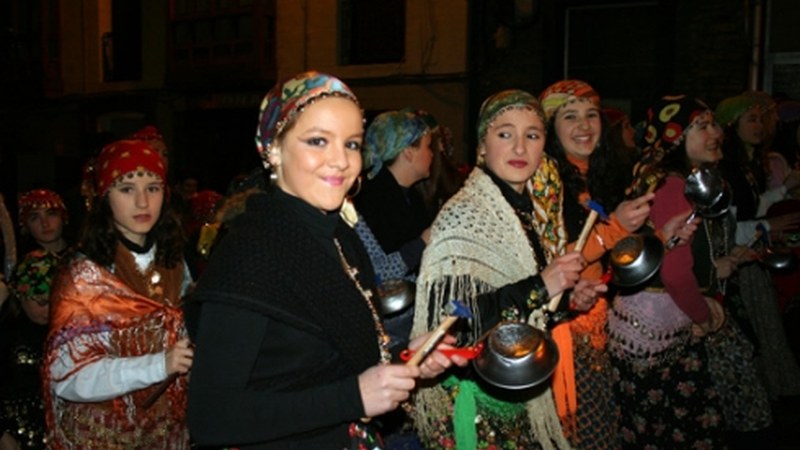 Aratosteek beteko dute asteburua, gaurko Kaldereroen kalejirarekin hasita