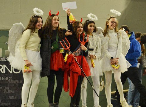 22 taldek hartuko dute parte domekan Aratosteetako play-back lehiaketan