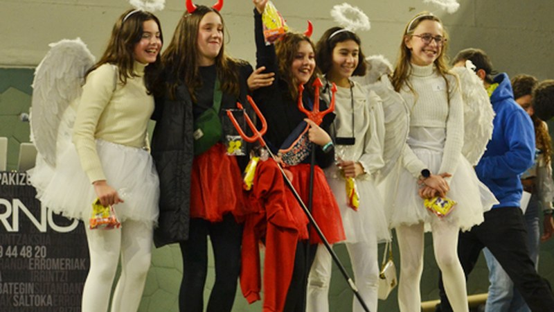 22 taldek hartuko dute parte domekan Aratosteetako play-back lehiaketan