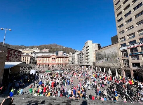 Aratosteetan ondoen apaindutako taberna lehiaketan izena emateko epea zabalik