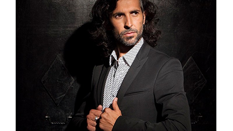 Arcangel, flamenko-kantaria: “Flamenkoak ondo onartzen ditu abangoardiako musika generoen ñabardurak”