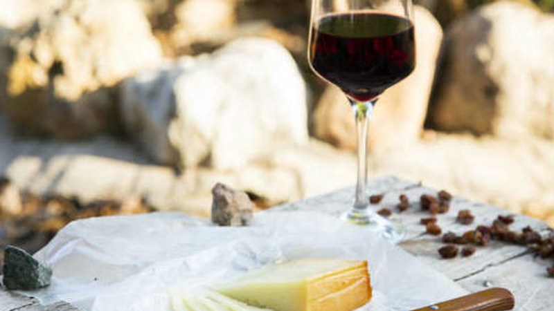 Ardo-dastaketa Mikel Garaizabal enologoarekin