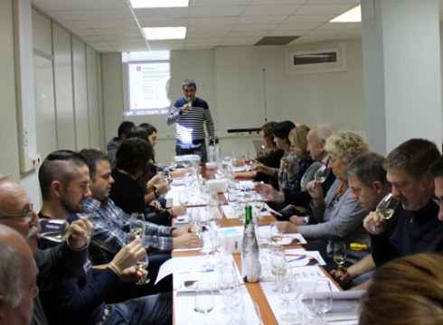 Ardo eta txakolin artean berbetan