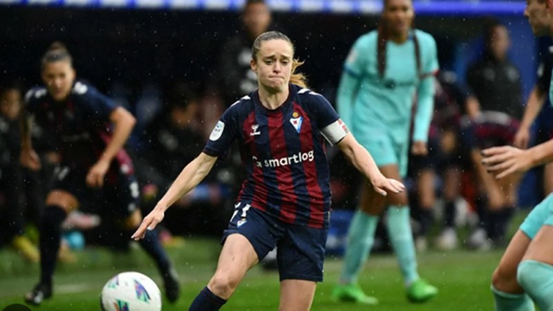 Arene Altonagak zortzi denboraldi behintzat egingo ditu SD Eibarrekin