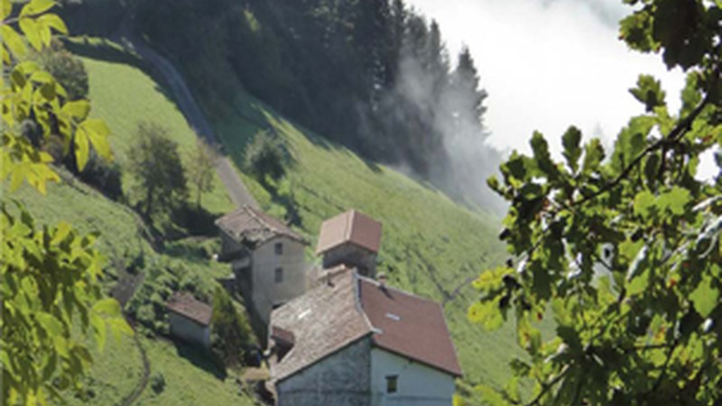 "Iturriaga baserria iraileko goiz batean, behe lainoarekin jokoan" (Periko Iriondo)