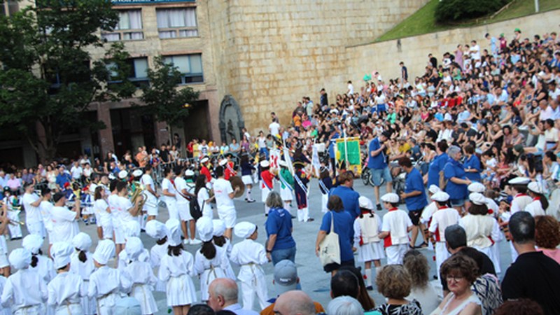 200 haurrek hartu dute parte gaur arratsaldeko danborradan