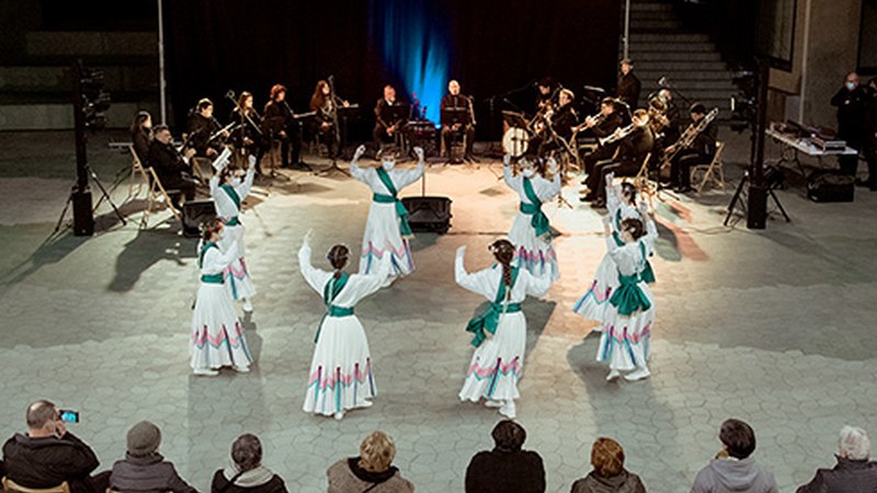 [ARGAZKIAK] Atzo eman zuten Santa Zeziliaren omenezko kontzertua Errebal Plazan