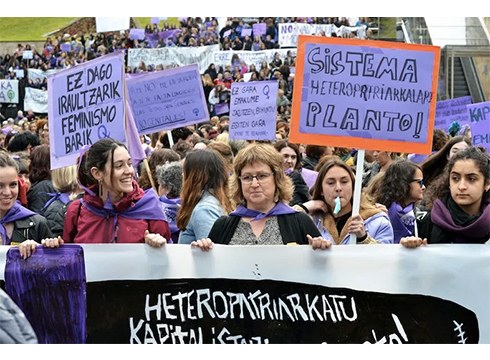 [ARGAZKIAK + BIDEOA] Jendetza Martxoaren 8ko elkarretaratzean