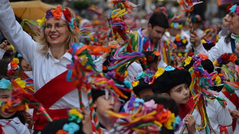 ARGAZKIAK | Denetariko mozorroak Eguen Zuriko kalejiretan