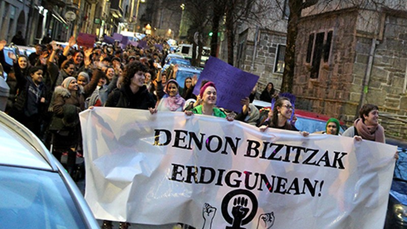 ARGAZKIAK | Denon bizitzak erdigunean jartzea eta beste zaintza eredu bat eskatu ziren atzo kalean