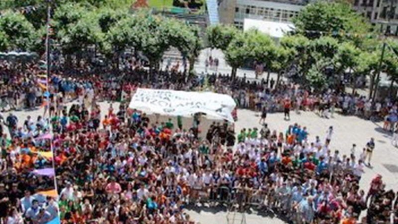 [ARGAZKIAK] Dultzaineroei ongietorri beroa, eta emozioa nagusi pregoian eta txupinazoan