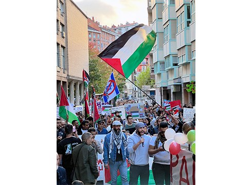 [ARGAZKIAK] Ehundaka lagun elkartu ziren zapatuan Palestinaren alde