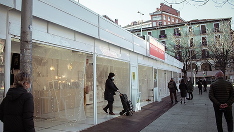 [ARGAZKIAK] Eibart artisau azoka dago zabalik Untzagan