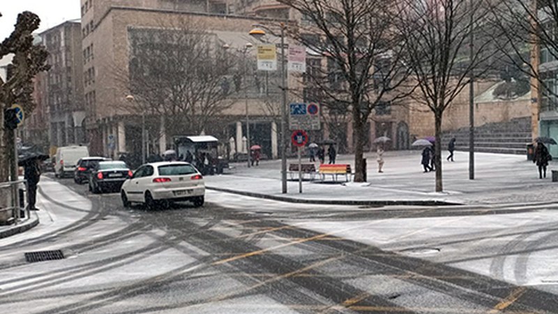 [ARGAZKIAK] Elurrak Eibar zuritu eta Udalak segurtasunerako protokoloa aktibatu du