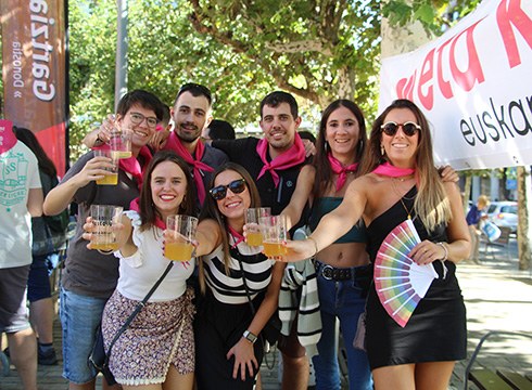 ARGAZKIAK | Gaurko Sagardo Egunak lagatako irudien bilduma ikusgai dago