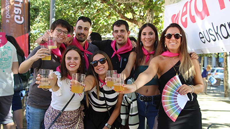 ARGAZKIAK | Gaurko Sagardo Egunak lagatako irudien bilduma ikusgai dago