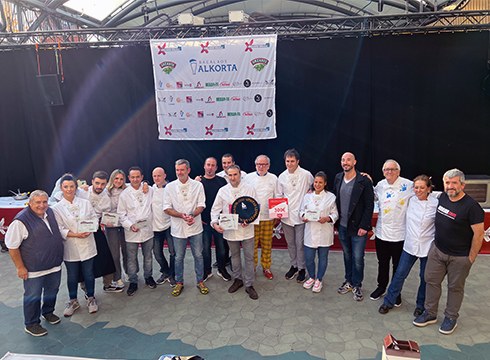 ARGAZKIAK | Kobika jatetxeko Iñigo Kortabitartek irabazi du Bacalaos Alkorta V. pintxo lehiaketa