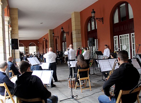 [ARGAZKIAK] San Juan Kontzertu arrakastatsua eskaini dute gaur eguerdian Untzagan