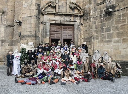 [ARGAZKIAK+BIDEOA] Ederto girotu zituzten Aratosteak koko-marru eta koko-dantzek