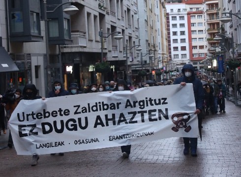 [ARGAZKIAK+BIDEOA] Orain dela urtebete gertatu zen "desastrea zentzu guztietan" gogoan