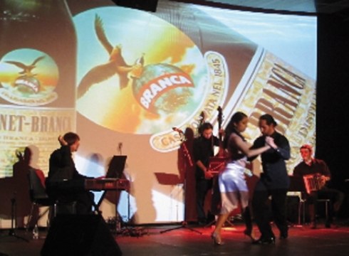 Argentinako tangoa zapatuan Coliseoan