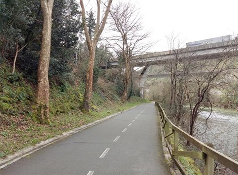 Argi gehiago jarriko dituzte Eibar-Elgoibar bidegorrian