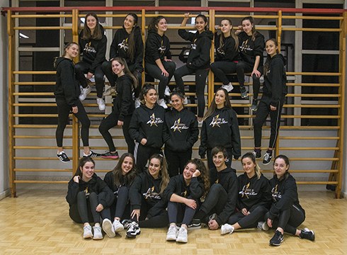 Argiak, dantza emanaldia eta tarta erraldoia Gabonetako kanpainari ekiteko