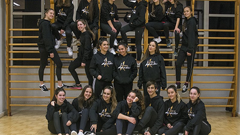 Argiak, dantza emanaldia eta tarta erraldoia Gabonetako kanpainari ekiteko