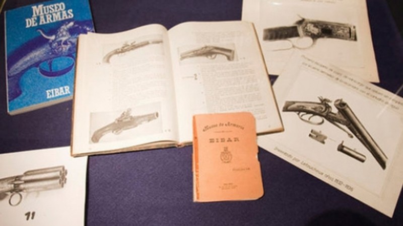 Arma erakusketa berria prestatzen dihardute