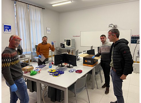 Armeria Eskolak 1.000 babes bisera baino gehiago banatu ditu