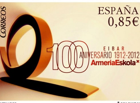 Armeria Eskolaren Mendeurrenaren seilua aurkeztu dute