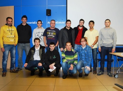 Armeriako ikasle onenak saritu dituzte